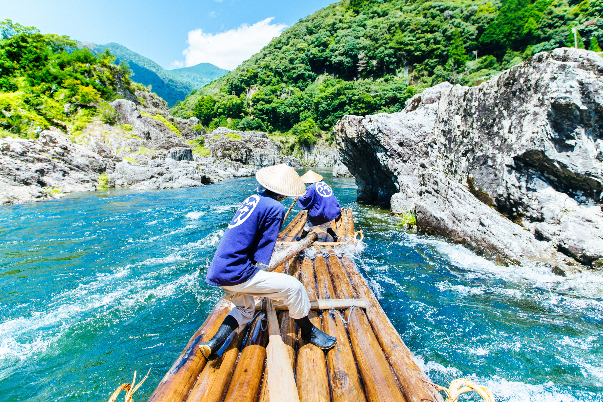 花粉症も邪気も吹き飛ばす“秘境”北山村へ。~“日本唯一”が3つもある山あいの小さな村~