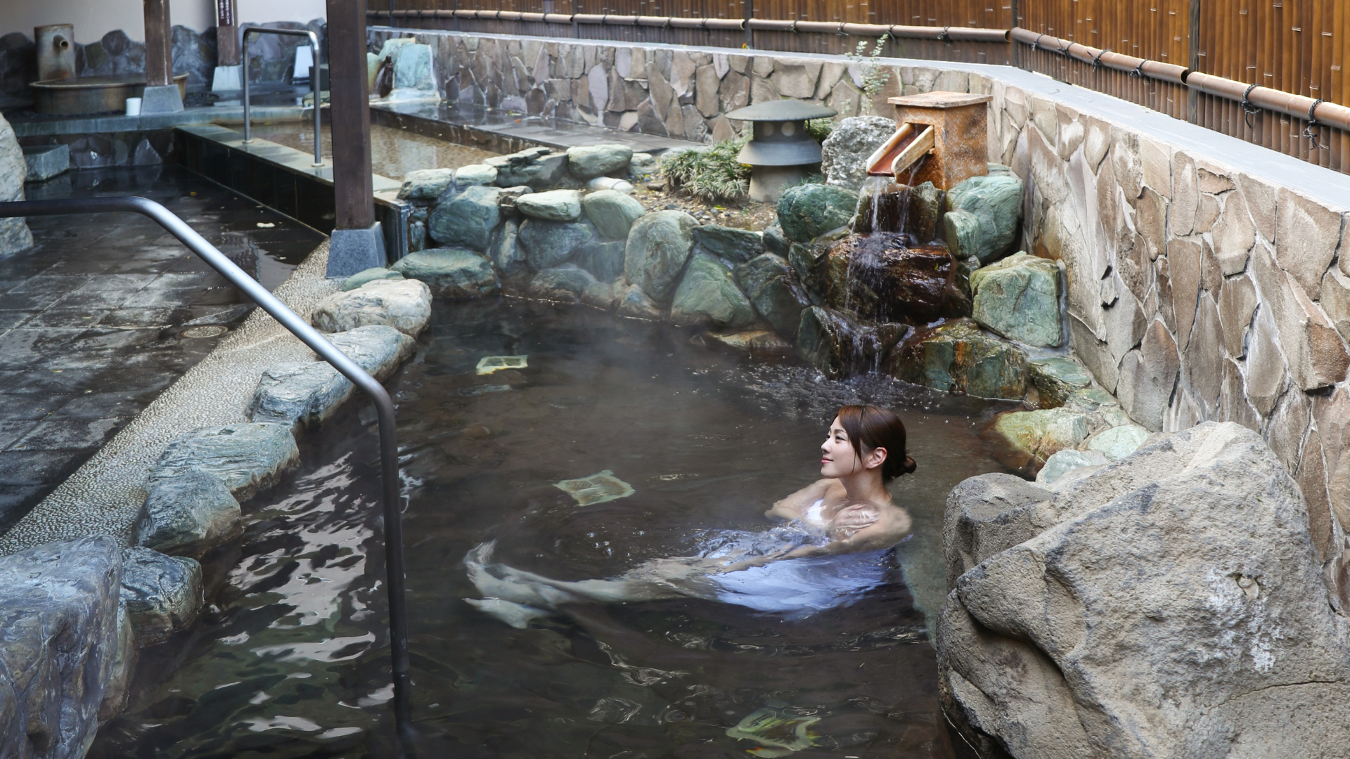 温泉と有田の美食で、心身を“内と外”から健やかに「有田川温泉 鮎茶屋 光の湯」