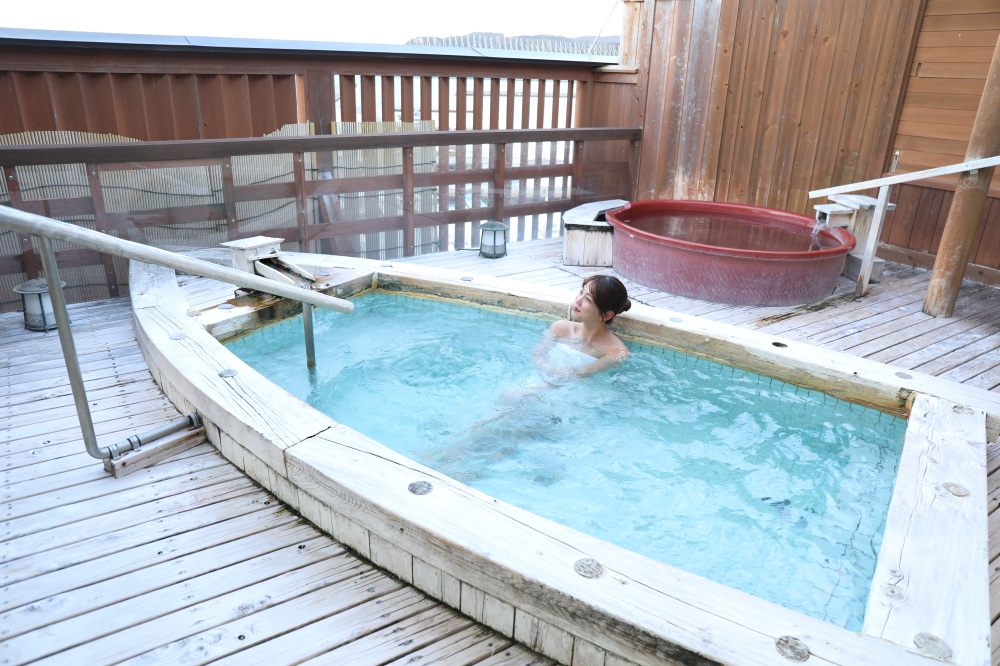 紀淡海峡に沈む夕日が心をほどく至福の温泉体験「加太淡嶋温泉 大阪屋ひいなの湯」