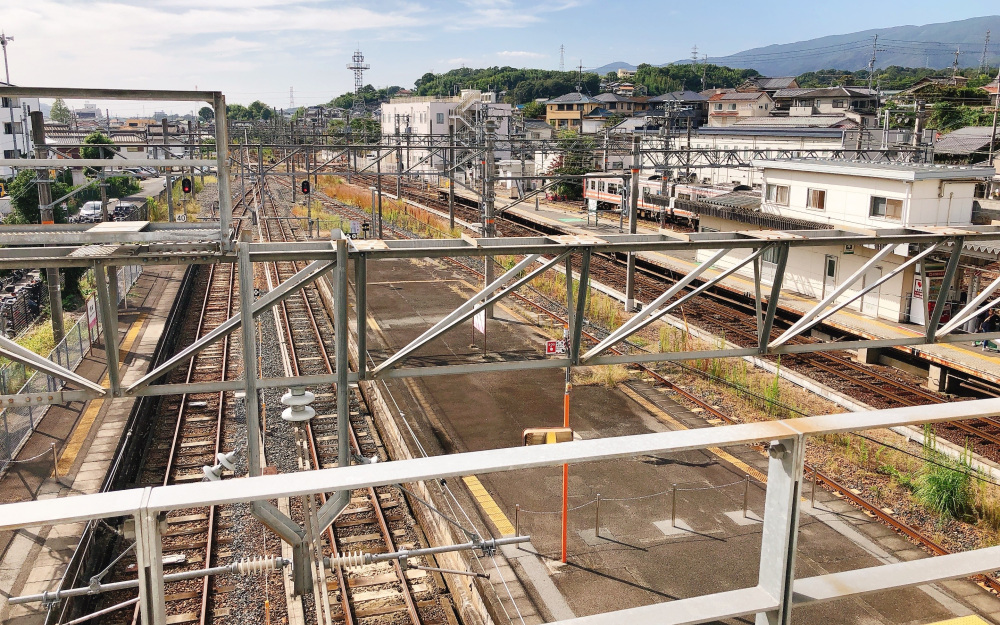 橋本駅橋上より西を見る。左がJR和歌山線、右が南海高野線