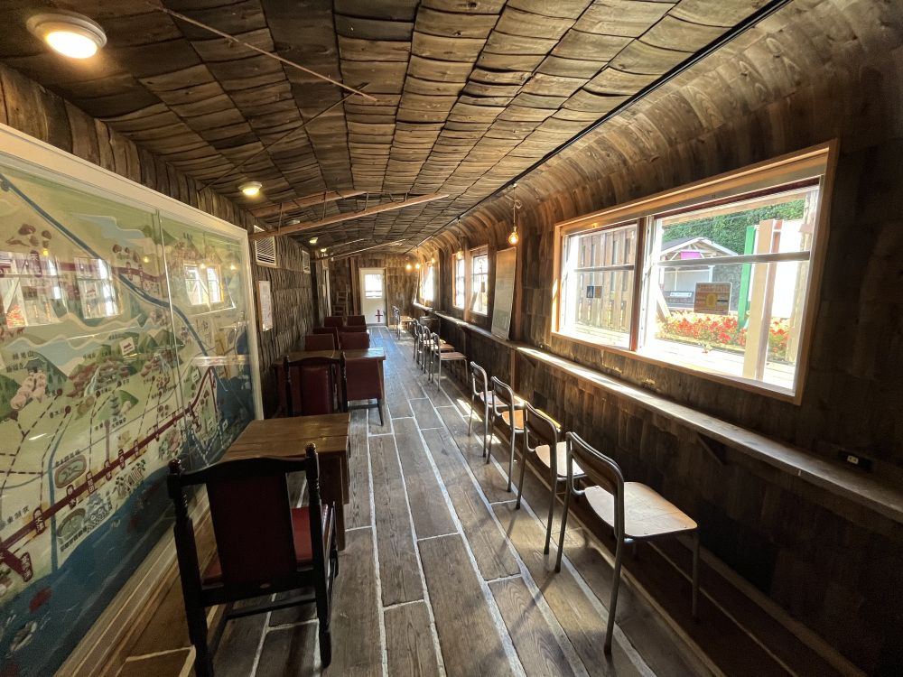 イート・イン・スペース