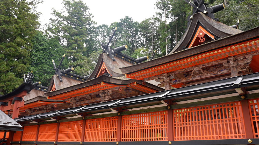 丹生都比売神社の本殿。赤い色はあらゆる魔を祓う色とされる。