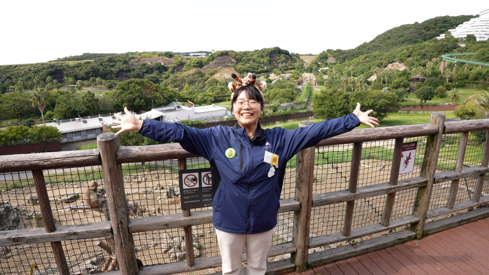 大草原が広がるサファリワールド。様々な交通手段で自由に動物を観察できます。