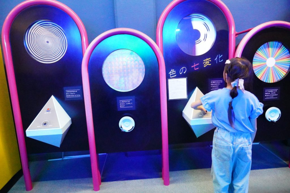 3Fは「光と音の国」というフロアで、ここにもワクワクする展示がたくさん。