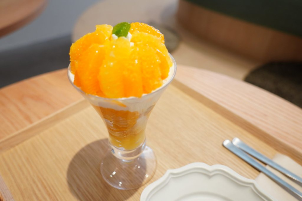 春かんきつのプレミアムパフェ。