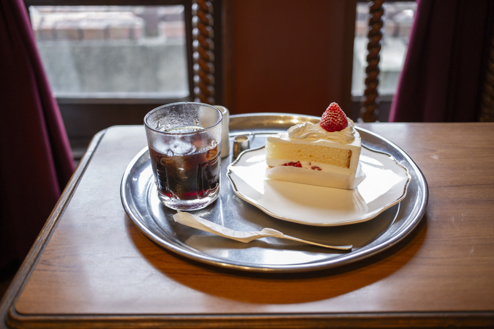 手作りケーキもコーヒーとの相性がいいと人気。
