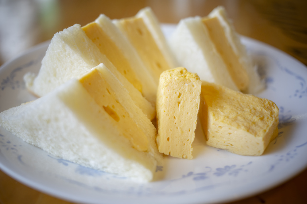 かめばお出汁がジュワーと出てくる「だしまきサンド」。