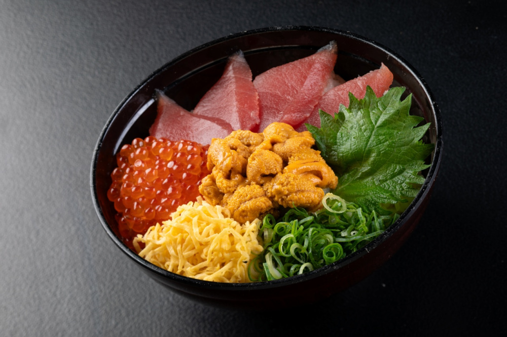 マグロの市場丼3,300円