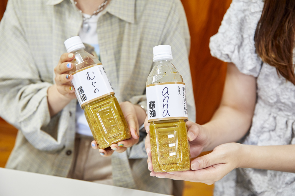 ④ 名前を書いたオリジナルラベルを貼ったら完成!