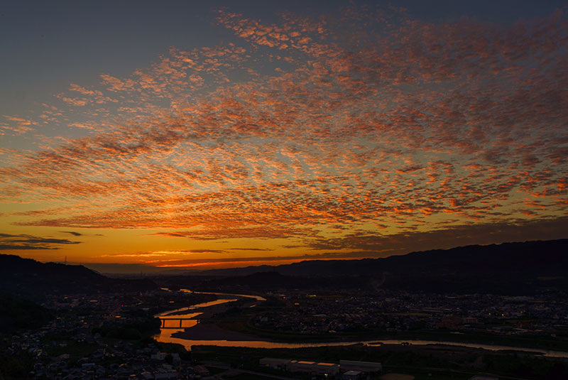川の夕焼け