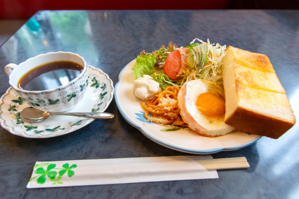 野菜もたっぷりで朝から健康的