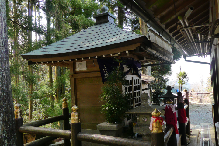 助けの地蔵