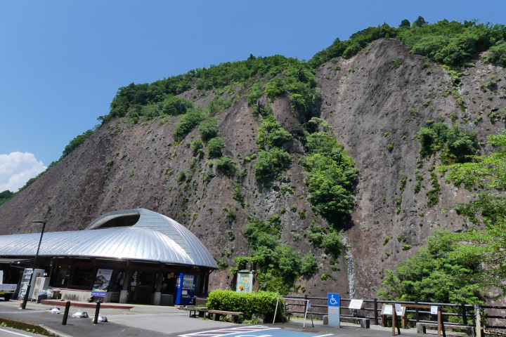 道の駅一枚岩 monolith(モノリス)