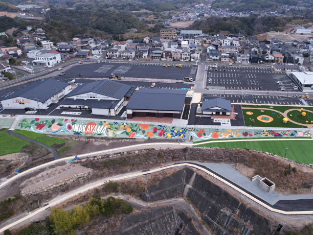 紀州 木の街 フルーツが香る 南紀の台 Yottette広場