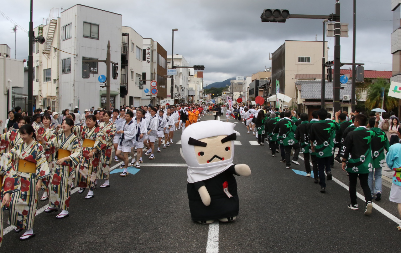 弁慶ゲタ踊り