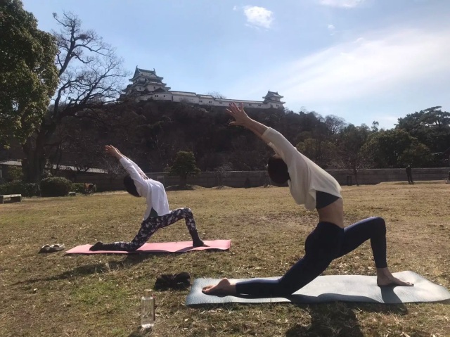 朝活 和歌山城で朝ヨガ体験／（一社）和歌山市観光協会