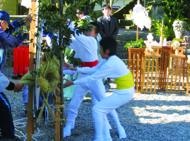 鹽竈神社のせみ祭り