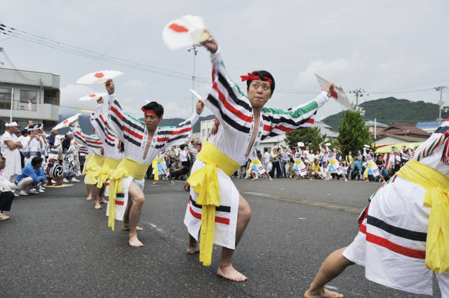 三輪崎八幡神社例大祭（三輪崎の鯨踊）